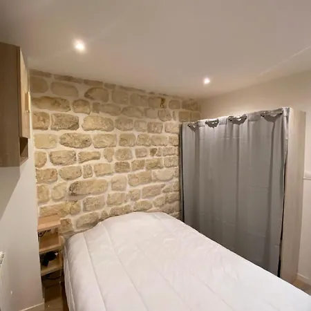 Neuf à Louer, Sacré Cœur *